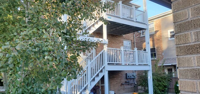 6853 W Leland Ave, Unit Garden in Harwood Heights, IL - Building Photo - Building Photo