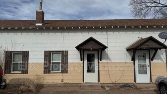 2727 Santa Fe Dr in Pueblo, CO - Building Photo