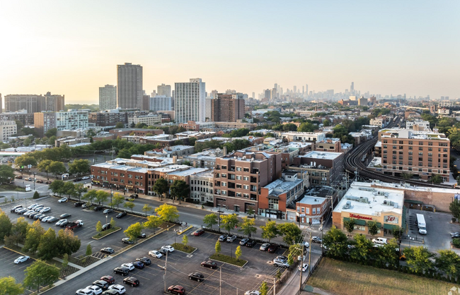 925 W Irving Park Rd, Unit 927-403 in Chicago, IL - Foto de edificio - Building Photo