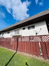 8475 SW 94th St, Unit 205E in Miami, FL - Building Photo - Building Photo