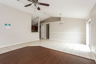 11214 Mikris Dr S in Jacksonville, FL - Building Photo - Building Photo