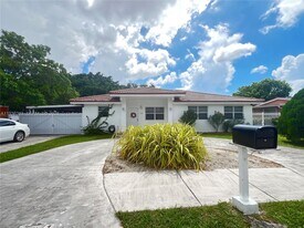 1351 SW 70th Ave in Miami, FL - Building Photo