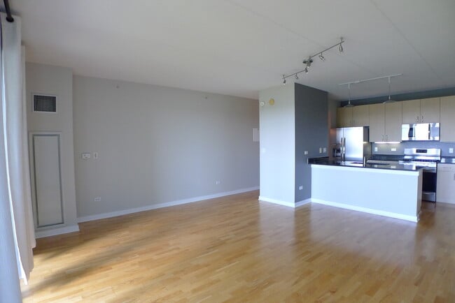 900 Chicago Ave in Evanston, IL - Building Photo - Building Photo