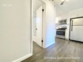 2028 Pennsylvania Ave, Unit 9A in Los Angeles, CA - Building Photo - Building Photo