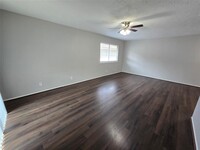 5628 Birchmont Dr in Houston, TX - Building Photo - Building Photo