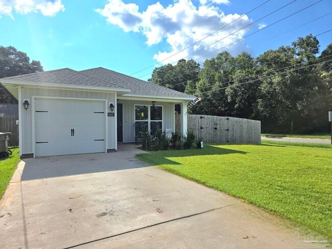 8447 Calvert St in Pensacola, FL - Building Photo - Building Photo