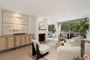 429 N Oakhurst Dr in Beverly Hills, CA - Building Photo