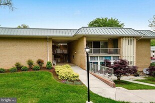 3433 S Leisure World Blvd, Unit 862C in Silver Spring, MD - Building Photo