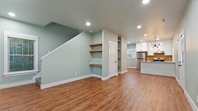 21 W 5th St in Fayetteville, AR - Building Photo - Building Photo