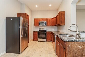 623 Green Mound Dr in Glenn Heights, TX - Foto de edificio - Building Photo