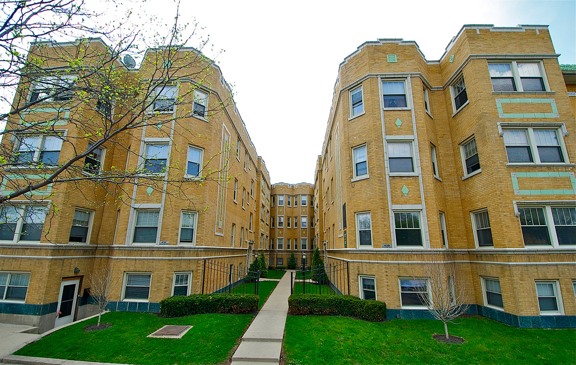 432-438 N. Austin Blvd. in Oak Park, IL - Building Photo