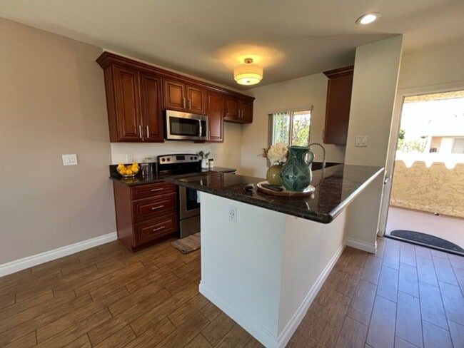 property at 1541 E Quincy Ave