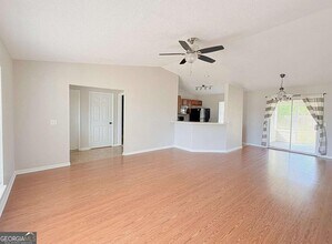 1108 Sussex St in St. Marys, GA - Foto de edificio - Building Photo