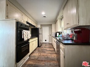 9558 Swinton Ave in Los Angeles, CA - Building Photo - Building Photo