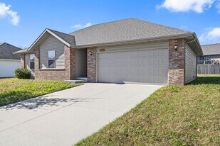 1115 S Tanner Dr in Springfield, MO - Building Photo