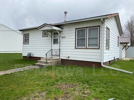 900 4th Ave in Independence, IA - Building Photo