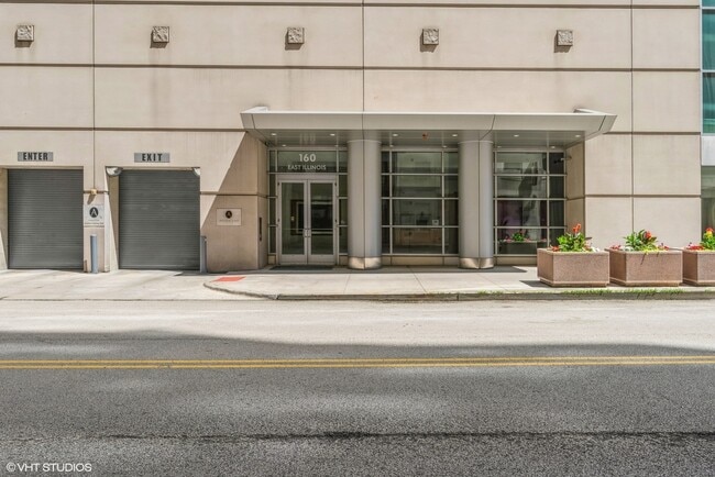 property at 160 E Illinois St