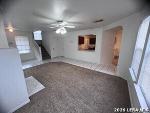 6211 Meandering Trail in Converse, TX - Building Photo - Building Photo