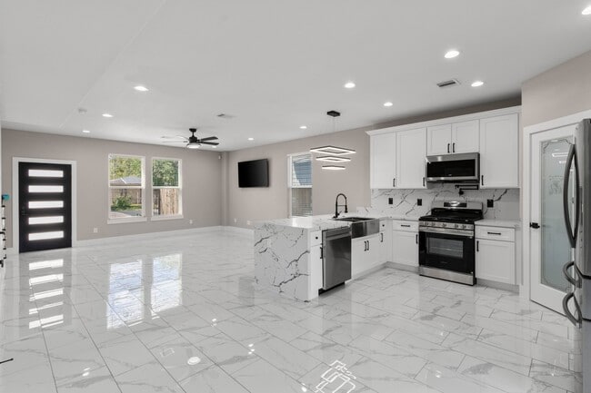 property at 7925 Colonial Ln