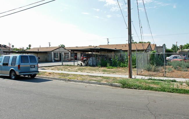 4516-4520 E White Ave in Fresno, CA - Building Photo - Building Photo