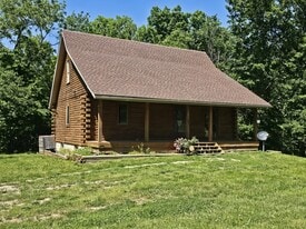 777 SE Y Hwy in Knob Noster, MO - Building Photo