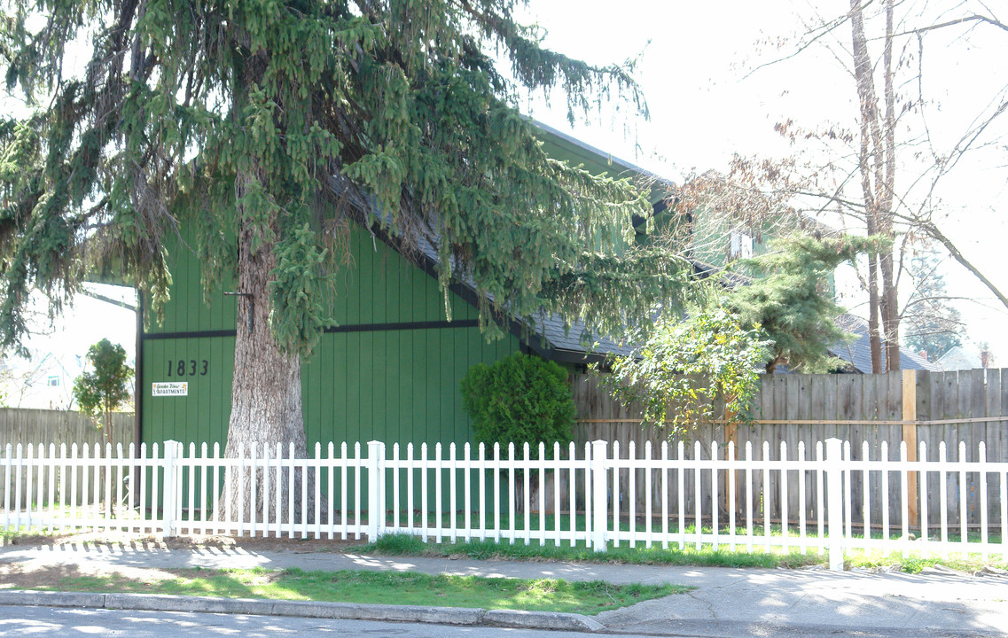 1833 W Mallon Ave in Spokane, WA - Building Photo