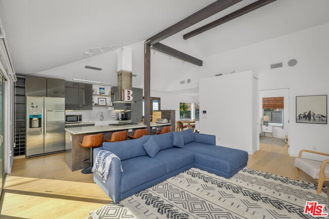 12312 Charnock Rd in Los Angeles, CA - Building Photo - Building Photo