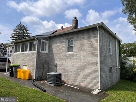 112 Hazelhurst Ave in Ewing Township, NJ - Building Photo
