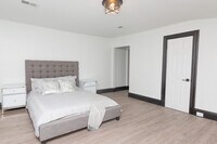 The Lyn at 610 Cathedral Street photo'