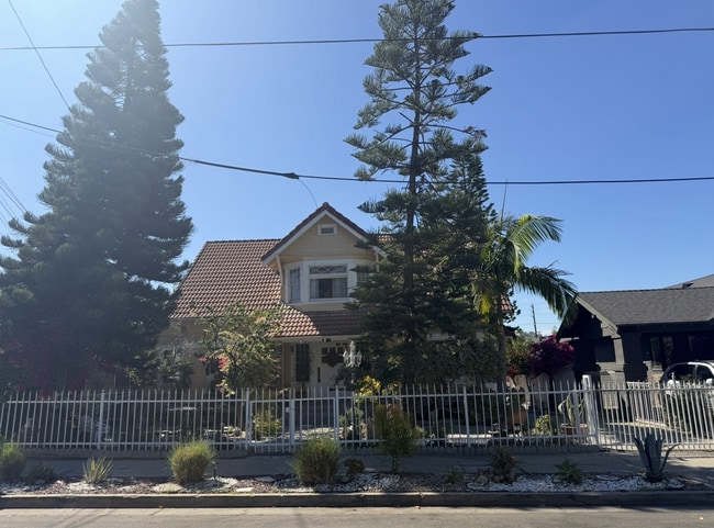 property at 5922 Monte Vista St