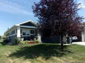 900 Whispering Hills in Cheyenne, WY - Building Photo