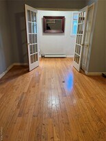 76 E Argyle St in Valley Stream, NY - Building Photo