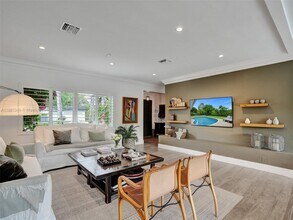 13555 SW 74th Ave in Miami, FL - Building Photo - Building Photo