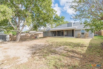 1940 Palace Dr in New Braunfels, TX - Building Photo - Building Photo