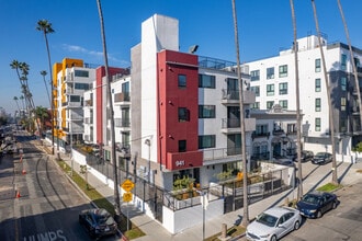 941 Fedora St in Los Angeles, CA - Building Photo - Building Photo