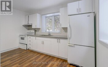 3296 Audley Rd in Pickering, ON - Building Photo - Building Photo