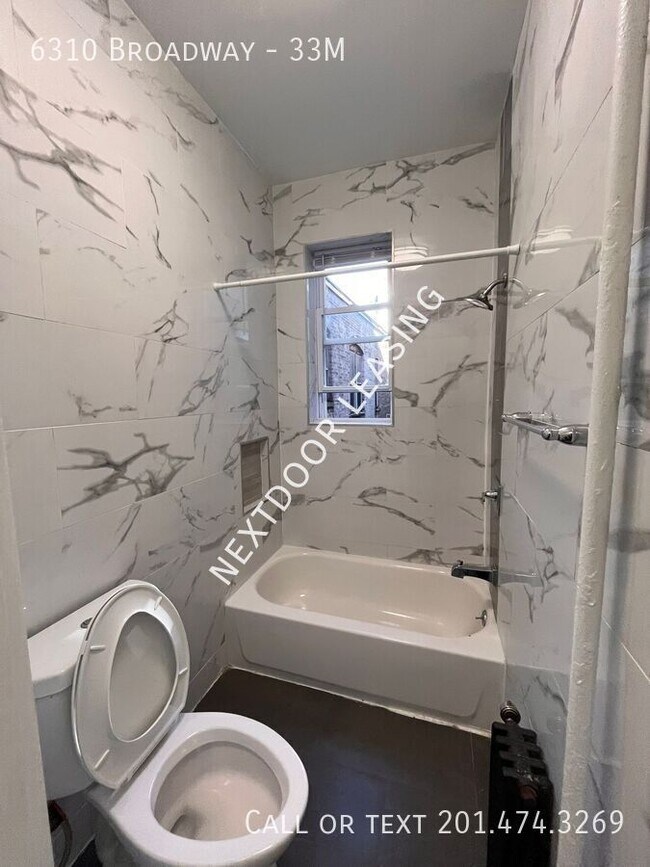 6310 Broadway in West New York, NJ - Foto de edificio - Building Photo