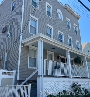 49 S Water St in Greenwich, CT - Building Photo