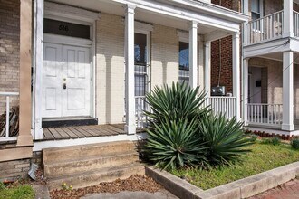 516 W Clay St in Richmond, VA - Building Photo - Building Photo