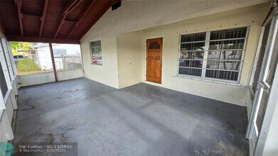 6220 SW 41st Ct in Davie, FL - Building Photo - Building Photo