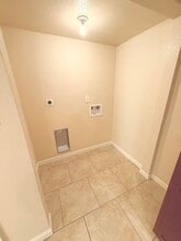 12328 Ormandy St in Houston, TX - Foto de edificio - Building Photo