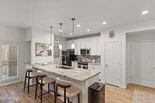 11500 E Cochise Dr in Scottsdale, AZ - Building Photo