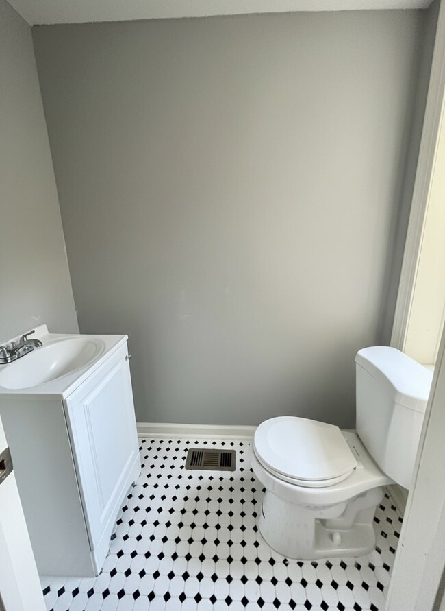 property at 2515 N Lee St