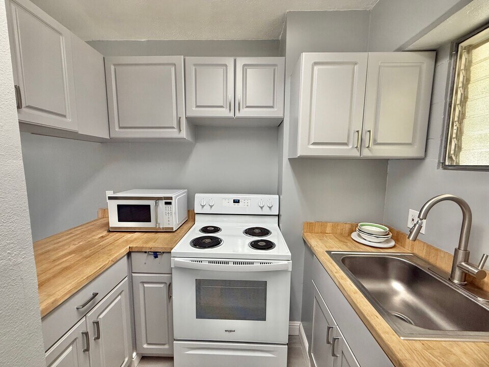 1063 Main St in Wailuku, HI - Building Photo