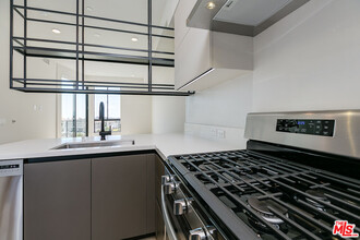 3833 Dunn Dr in Culver City, CA - Building Photo - Building Photo