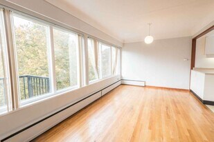 976 Humboldt St in Victoria, BC - Building Photo