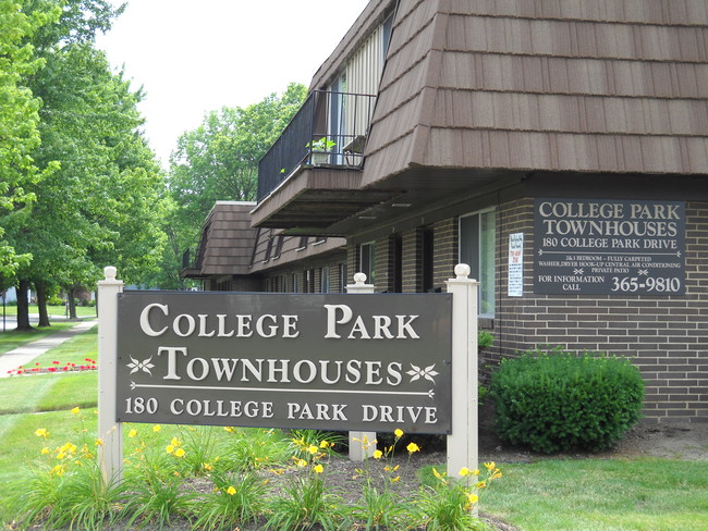 College Park Apartments in Elyria, OH - Foto de edificio - Building Photo