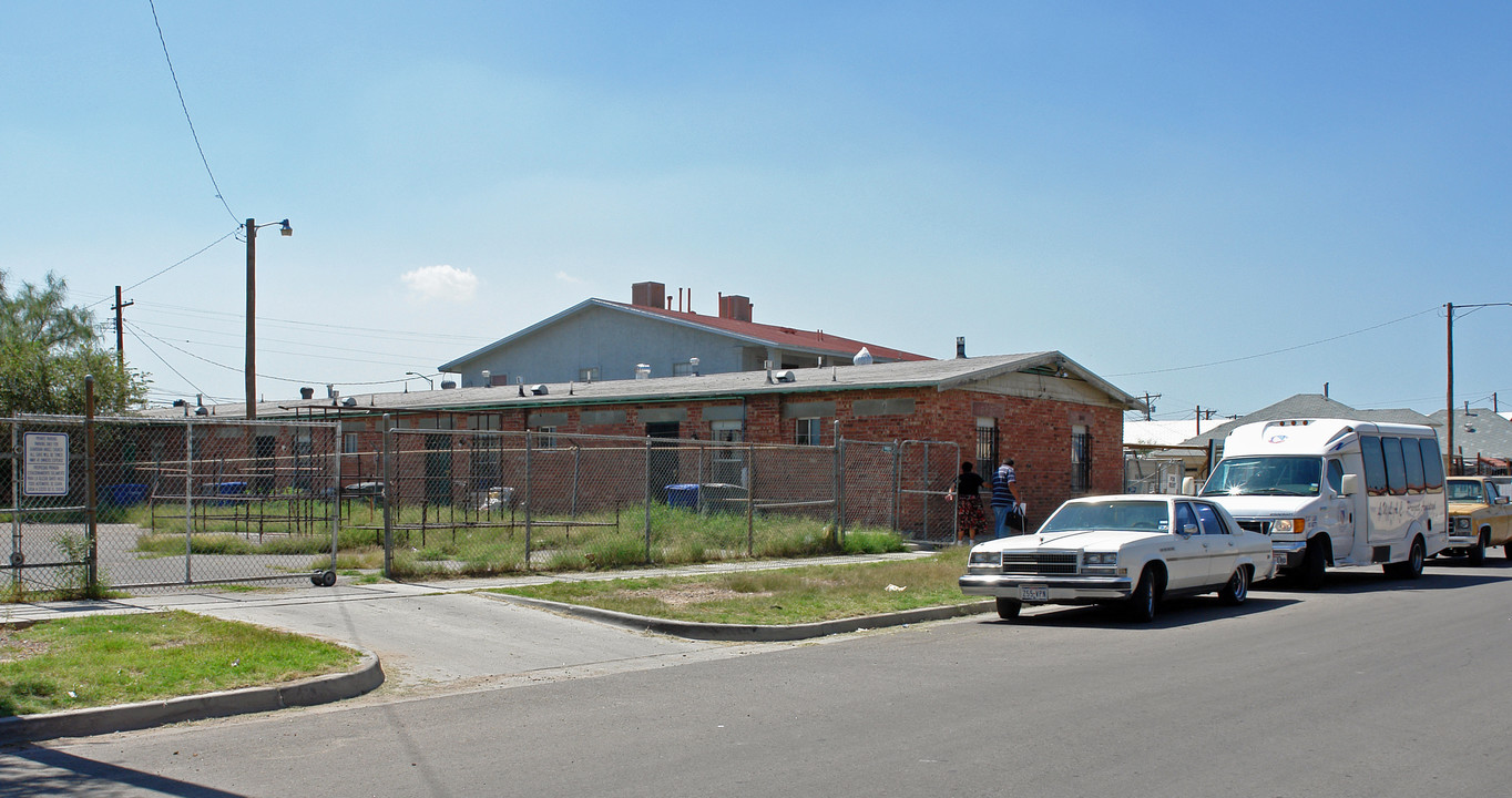 3004 Frutas Ave in El Paso, TX - Building Photo