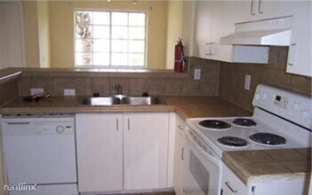 1749 Village Blvd in West Palm Beach, FL - Building Photo - Building Photo