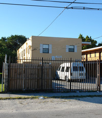 z_820 Building in Miami, FL - Foto de edificio - Building Photo